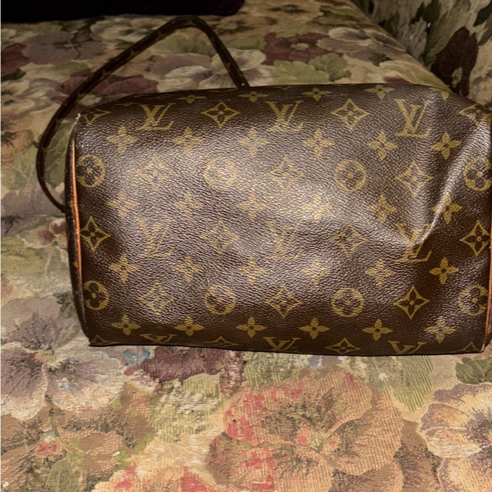 Vintage Louis Vuitton satchel handbag. - Picture 5 of 9